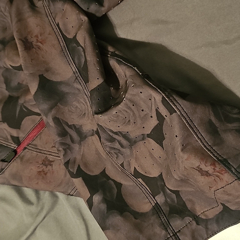 Troy Lee Designs Floral Women's Shorts Size Large - Picture 9 of 11
